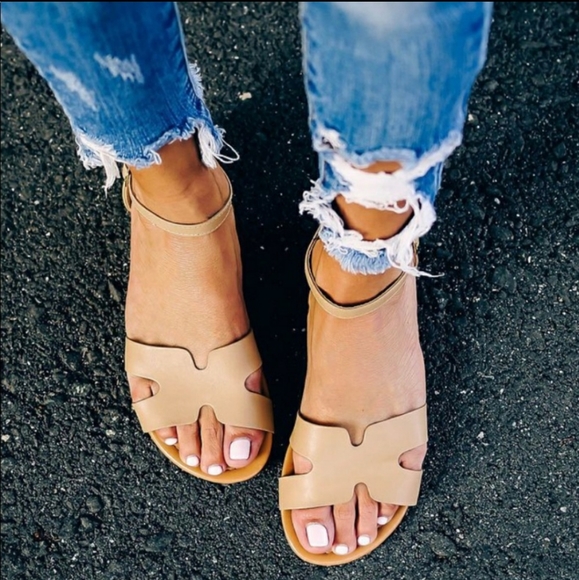 CCOCCI Shoes - 🎉HP!🎉 CCOCCI Poppy Sandal 🌿